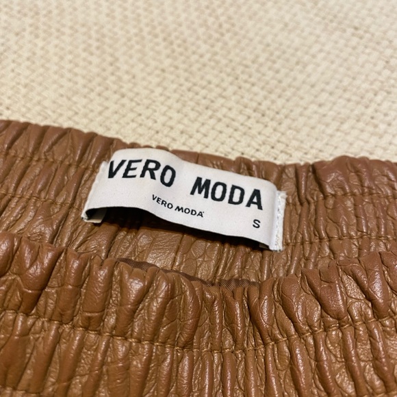 Brown snakeskin faux leather shorts Vero Moda with elastic waist and pockets - Picture 2 of 4
